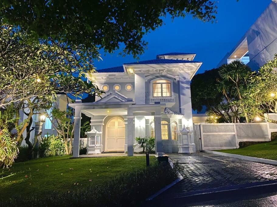 Tropical Villa By Villapedia Citaringgul Exterior foto